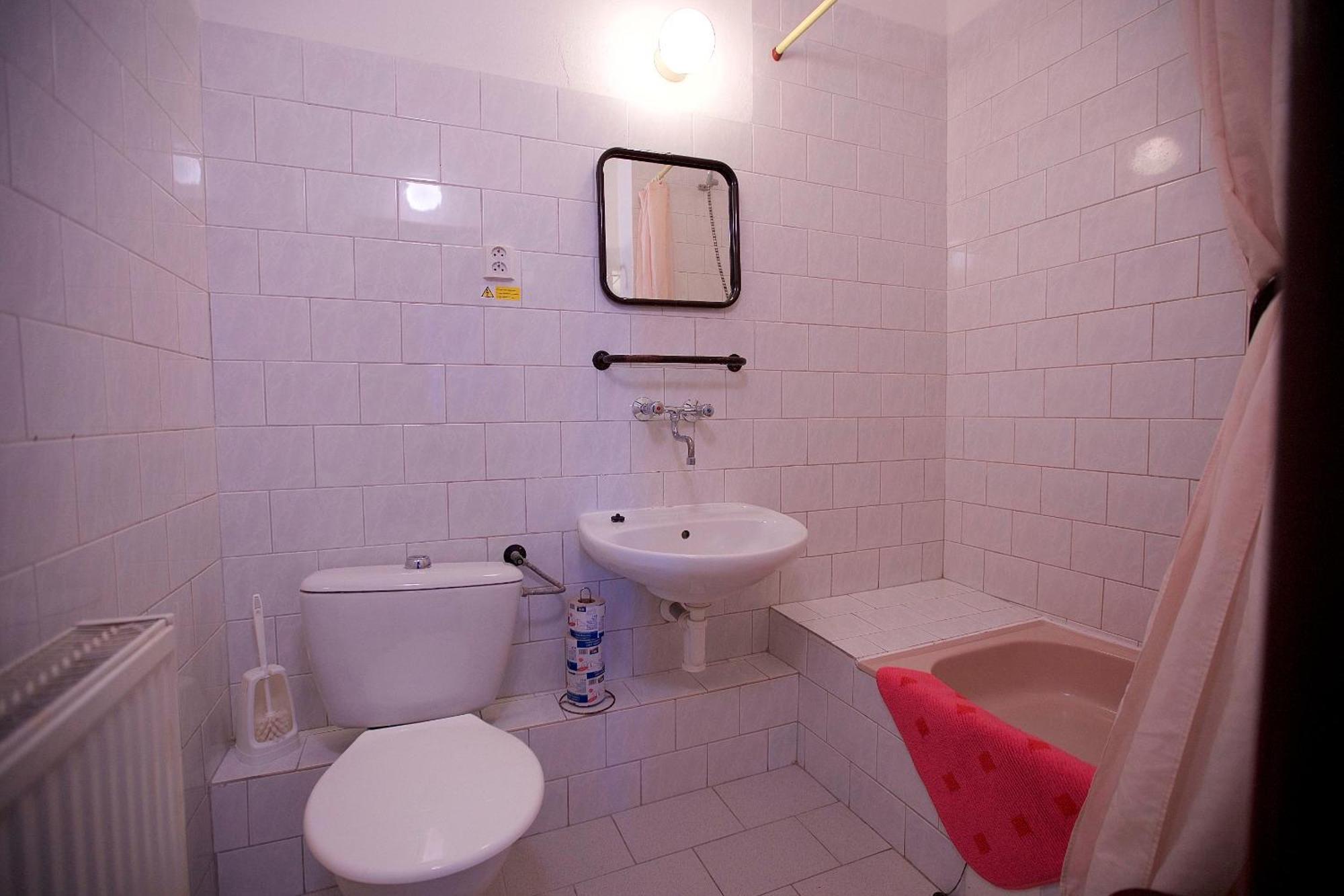 Quintuple Room,706735015:JPEG