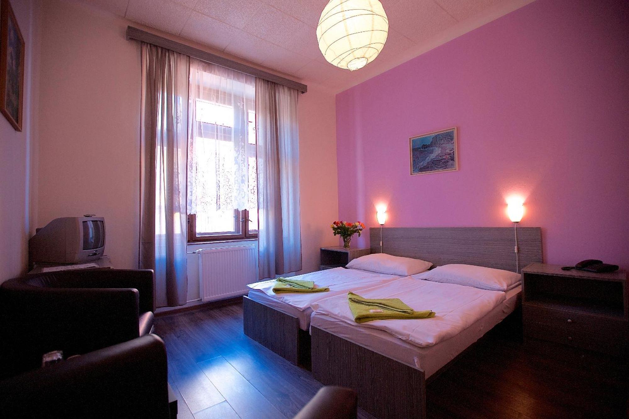 Single Room,1274671630:JPEG